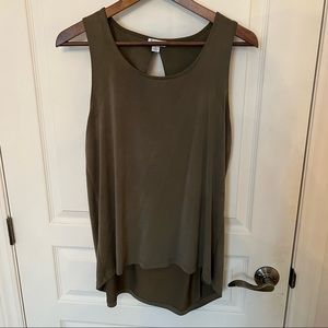 Splendid green top with open back